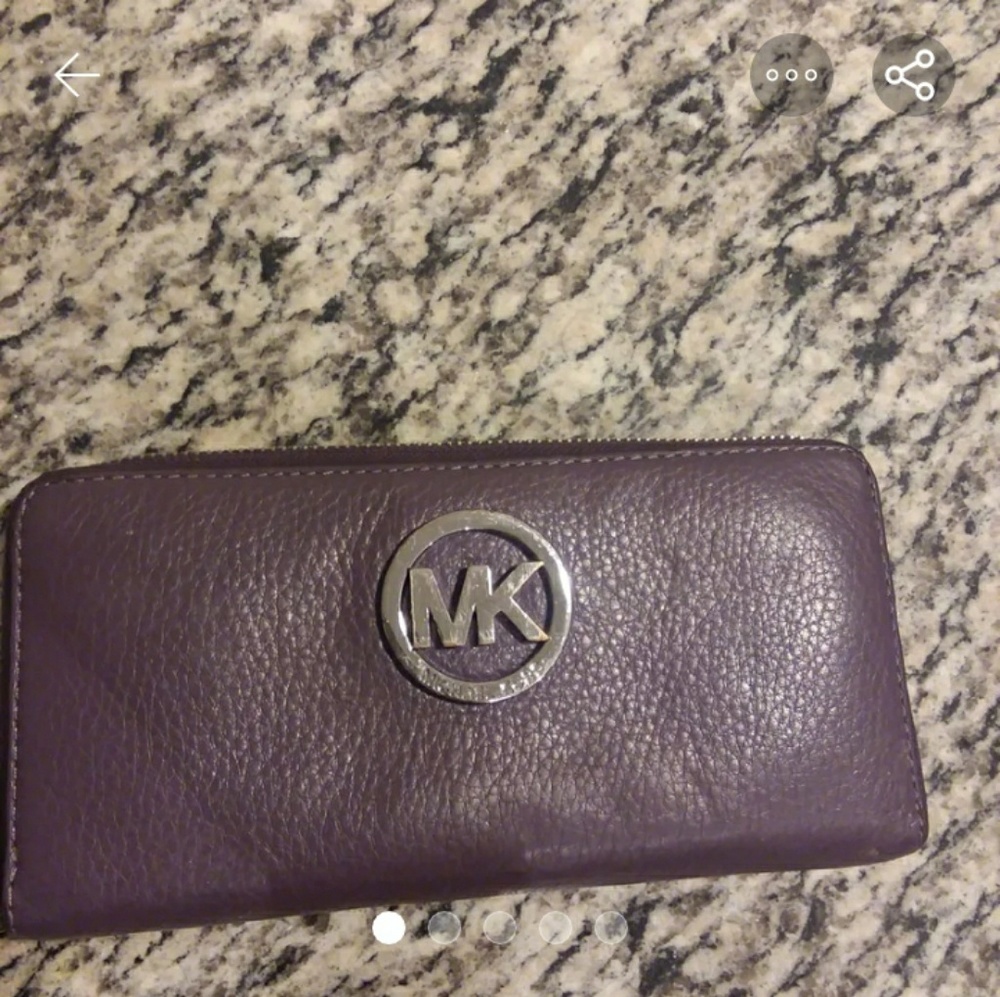 Michael kors wallet